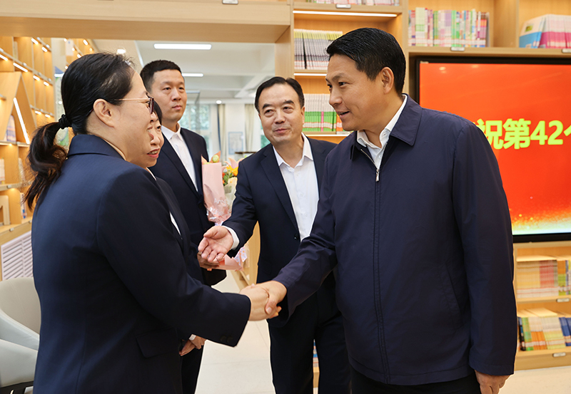 800书记教师节慰问(1590675)-20260910004246_看图王.jpg